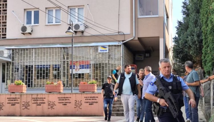 Kosovë/ Policia konfirmon mbylljen e nëntë objekteve të Postës së Serbisë në veri