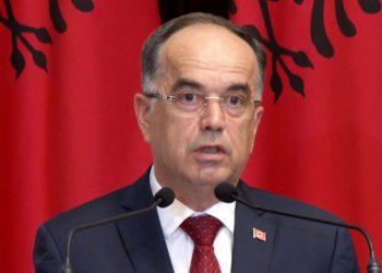 Presidenti Begaj pret në takim amabasadorët: Përdoreni diplomacinë me epërsinë që ju takon