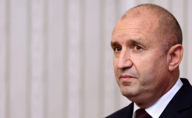 Presidenti bullgar nënshkruan ligjin që ndalon “promovimin” e komunitetit LGBT në shkolla