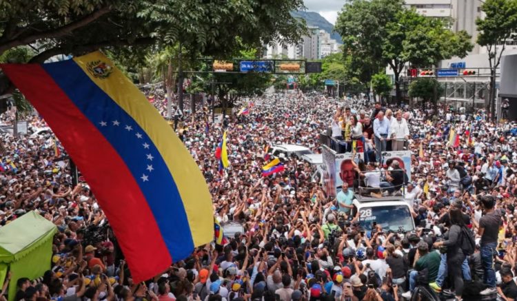 Maduro fillon shtypjen e bazës së tij, të varfrit e Venezuelës