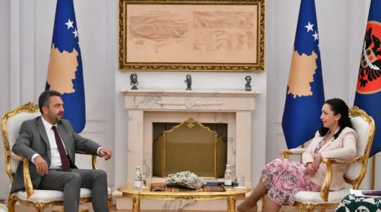 Osmani bisedon me shefin e KQZ-së për përgatitjet për datën e zgjedhjeve të reja