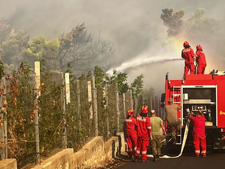 Zjarret në vend, Ministria e Mbrojtjes bën bilancin: 12 vatra ende aktive