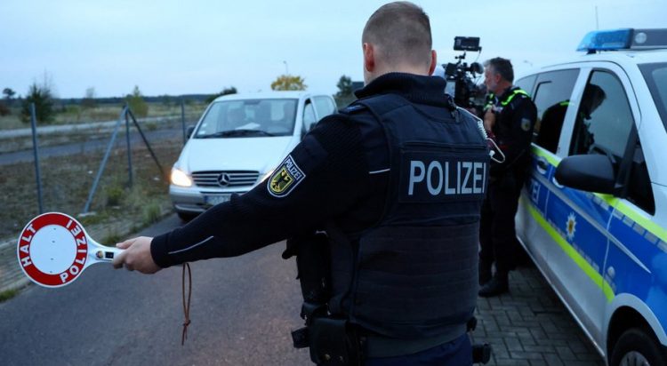 Gjermania “blindon” kufijtë për emigrantët e paligjshëm