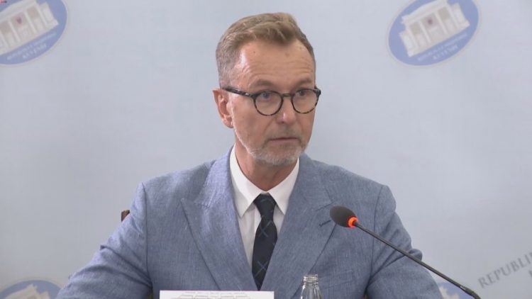 Takimi me drejtuesit e Institucioneve të Pavarura/ Gonzato: Do vazhdojmë të përkrahim udhëtimin e Shqipërisë drejt BE