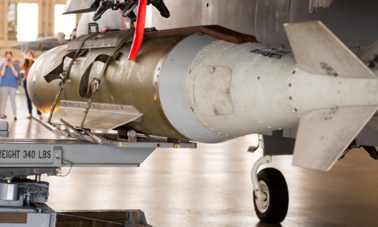 Çfarë janë “bunker buster”, bombat 2300 kg që Izraeli përdori për të vrarë Nasrallah