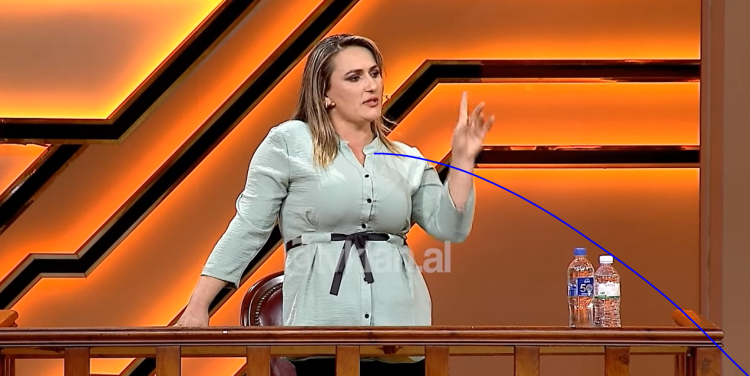 “Jam dhunuar nga ish-burri e ish-vjehrrit!”, Florenca: Kisha 3 muaj e sëmurë, më hodhi në rrugë!