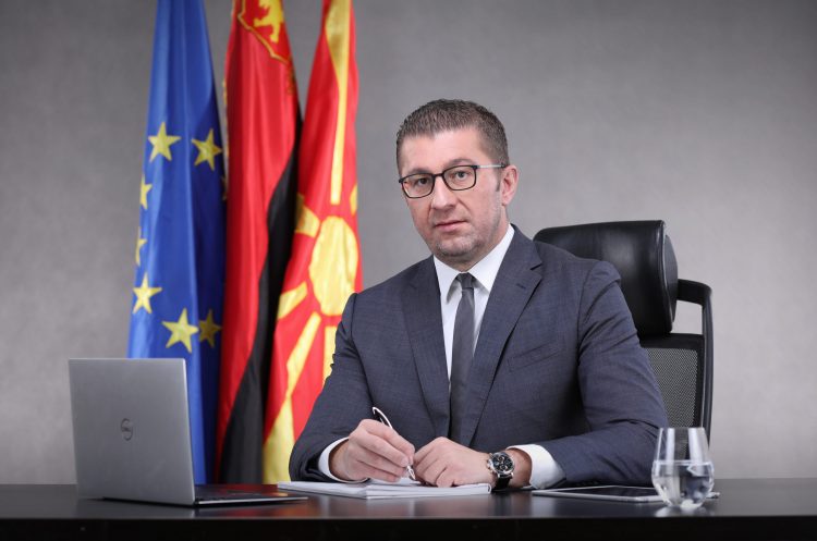 Heqja e mbishkrimeve shqip nga tabelat, kryeministri maqedonas: Pjesë e planit për destabilizimin e vendit