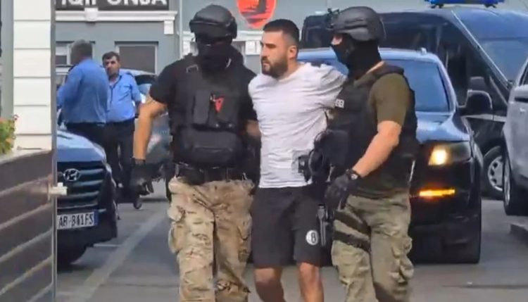 Strehoi në banesën e tij të fortin e Niklës/ Gjykata lë në burg kushëririn e Marklen Hakës