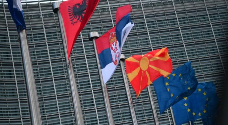BE analizon agjendën e reformave të vendeve të Ballkanit para pagesave të para