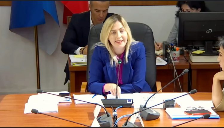 Zhupa: Ministria e Arsimit gënjeu kuvendin për tarifat e studimit në mjekësi, 3-fishoi kostot