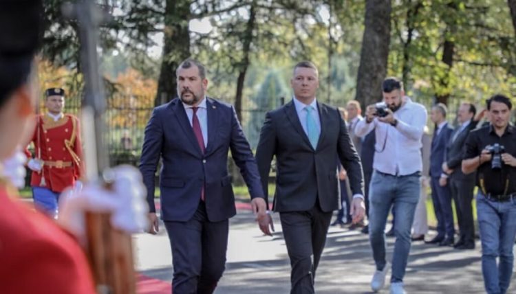 Ministri i Mbrojtjes i Malit të Zi ndalon komunikimin me krerët e shtetit pa miratimin e tij