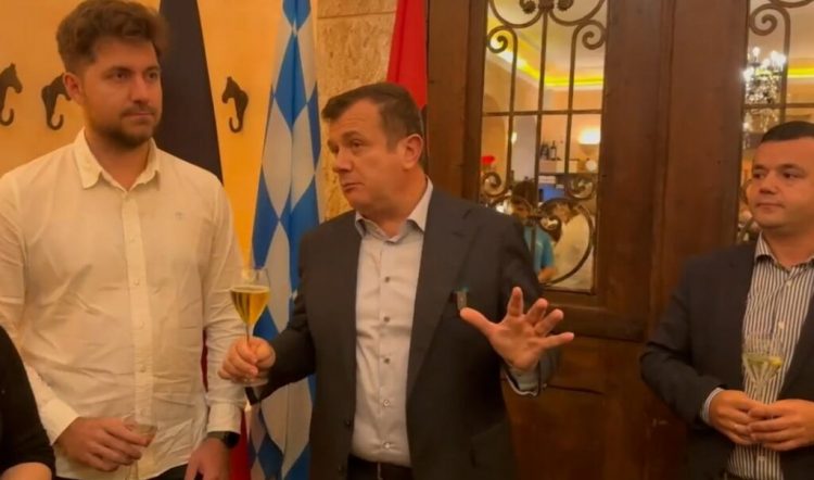 Ministri Balla takim me shqiptarë që jetojnë në Mynih: Brenda vitit 2025, shërbimet konsullore online