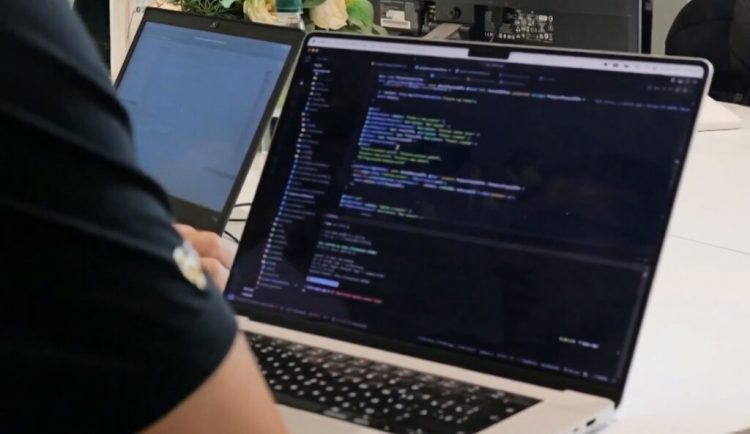 Qeveria mbështet programet e kodimit për të rinjtë, Gonxhja: Degë e së ardhmes!