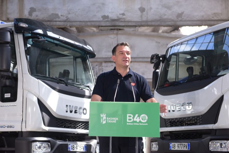 Pastrimi i kryeqytetit do të bëhet nga Eco Tirana, Veliaj: Kompanitë private kërkuan ta zgjidhin me presion, por ne nuk dorëzohemi 