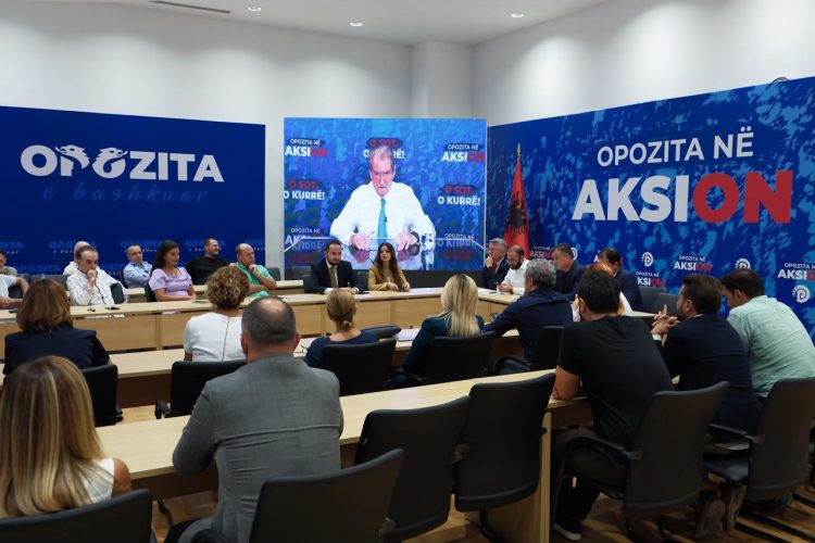 Mblidhet Kryesia e PD-së, mesazhi i Berishës: Sot jemi në këmbë dhe të bashkuar! Ja problemet madhore që duhet të zgjidhim