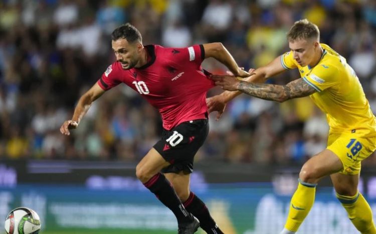 Shtangen kuqezinjtë, ukrainasit kalojnë në avantazh 