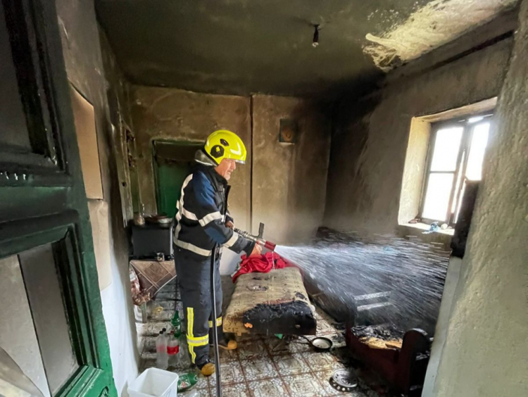 Shpërthen bombula e gazit në Korçë, digjet një banesë