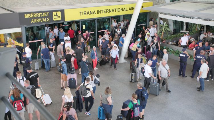 Rama publikon shifrat: Shqipëria kryeson me rritjen mbi 200% të numrit të pasagjerëve për korrikun