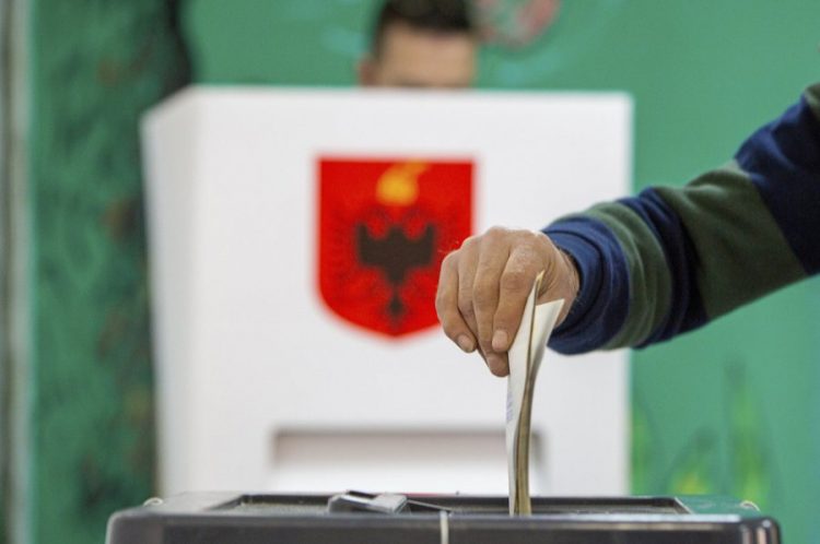 Vota e Diasporës/ Zbardhet projektvendimi, si do të regjistrohen për të votuar qytetarët jashtë Shqipërisë dhe dokumentet që iu duhen  