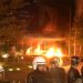 Molotovë njëri pas tjetrit/ I vihet zjarri selisë së Partisë Socialiste