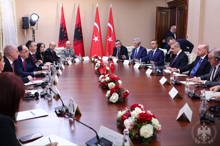 Begaj zbardh takimin me Erdogan, në fokus forcimi i lidhjeve dypalëshe: Turqia, ndër partnerët tanë më të mëdhenj tregtarë! 