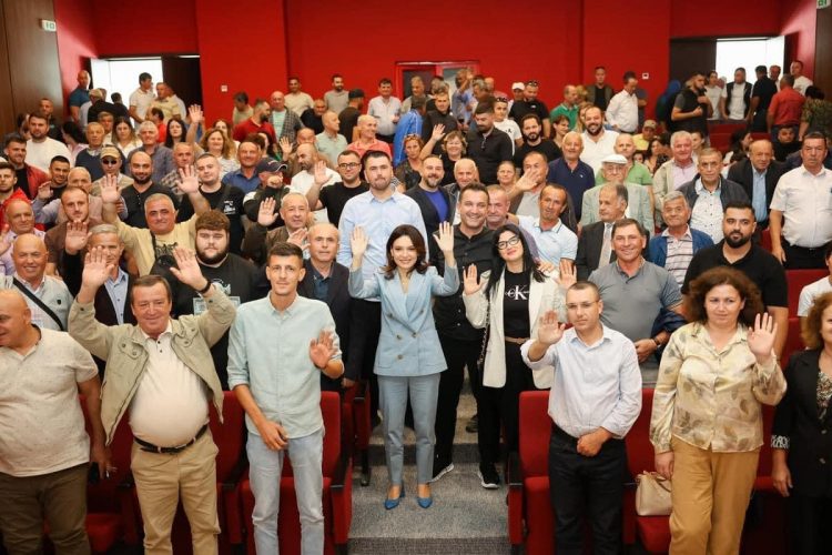 Rama ndan pamjet e takimeve të drejtuesve politikë të PS-së: Angazhim kapilar në çdo qark