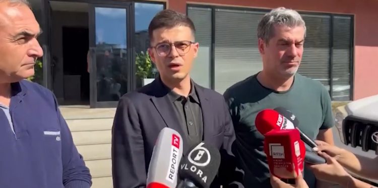 Përmbytjet në Vlorë/ Ministri Vengu: 250 forca ushtarake në të gjitha zonat e prekura