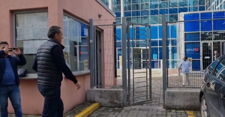 Deputeti i PD Isuf Çela paraqitet në SPAK