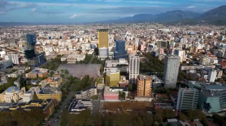 Bashkia e Tiranës dhe Agjencia e Kadastrës marrëveshje bashkëpunimi për legalizimin e ndërtimeve pa leje