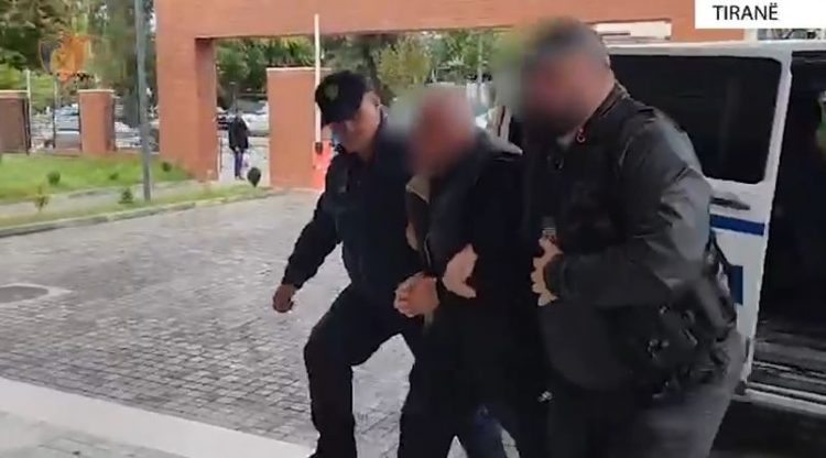 Mbante municion luftarak, tritol e granata në banesë, arrestohet një person në Tiranë