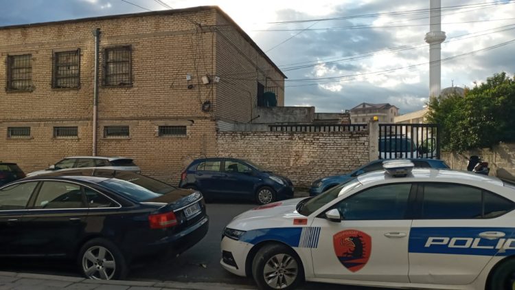 Zbulohet në Tiranë magazina shtetërore ku kultivohej kanabis