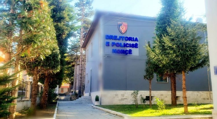 U kapën me kanabis, ndalohen 3 çekë nga policia/ Dy gjeorgjianë në kërkim pasi këmbyen euro false në Bilisht