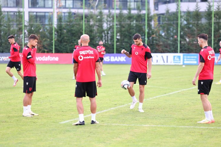 Shqipëria mbyll përgatitjet për sfidën ndaj Çekisë, grupi drejt Pragës