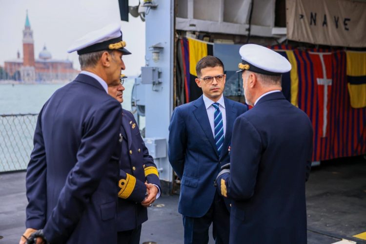 Siguria e përbashkët në Adriatik, Vengu takon komandantin e Forcave Detare italiane