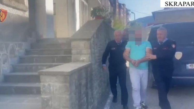Skrapar/ Iu gjet në banesë mbi 6 kg kanabis dhe 1 armë zjarri, në pranga 33-vjeçari