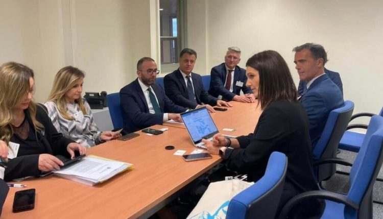 Sot protestë para PE, deputetët e PD takime në Strasburg