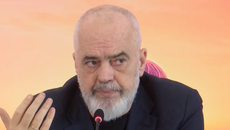Bonusi për pensionistët/ Rama u premton të moshuarve: Këtë Vit të Ri do të buzëqeshni më shumë
