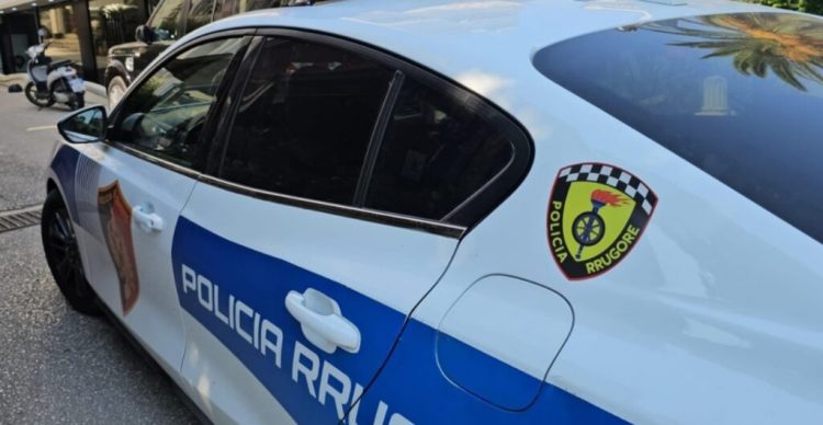 Aksidentoi për vdekje nipin 2-vjeçar me makinë, arrestohet gjyshi në Kamzë 