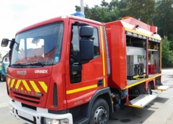 Përfshihet nga flakët një banesë në Burrel, dyshohet se një person ka mbetur i bllokuar