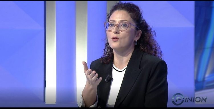 Merr 1 mijë € celular me këste dhe paguan po aq në fund, po interesi?