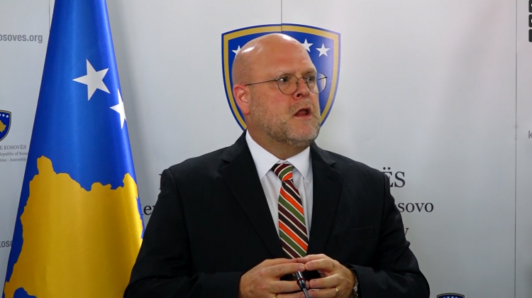 Heqja e ndalesës për mallrat e Serbisë, ambasadori Hovenier: Hap i rëndësishëm për rrugën e Kosovës drejt integrimeve evropiane