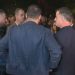 Deputetët demokratë diskutime me njëri-tjetrin, nis sërish marshimi