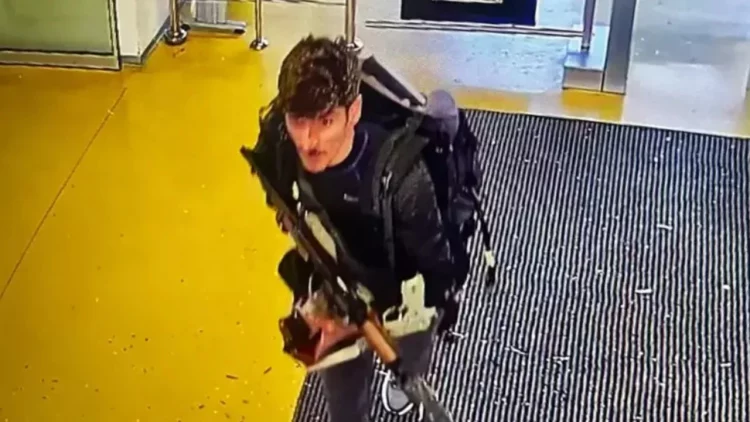Me armë në duar/ Publikohen momentet kur terroristët mësyjnë në Ankara, një prej tyre ishte grua