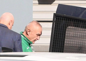 U arrestua, Ilir Meta del nga Drejtoria e Policisë, niset drejt bllokut të sigurisë te “Mine Peza”