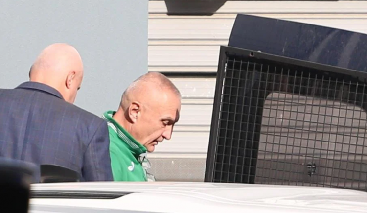 U arrestua, Ilir Meta del nga Drejtoria e Policisë, niset drejt bllokut të sigurisë te “Mine Peza” 