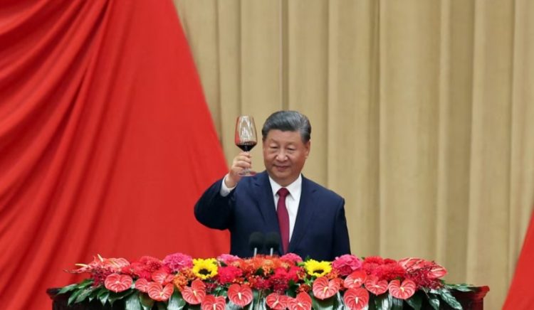Kina shënon 75 vjetorin e qeverisjes nga Partia Komuniste mes sfidave ekonomike dhe të sigurisë