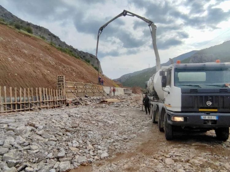 Rruga Elbasan-Qafë Thanë në fazën e dytë, Rama publikon fotot nga punimet