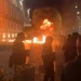 Protestuesit hedhin molotov drejt Kryeministrisë, digjet pema para godinës