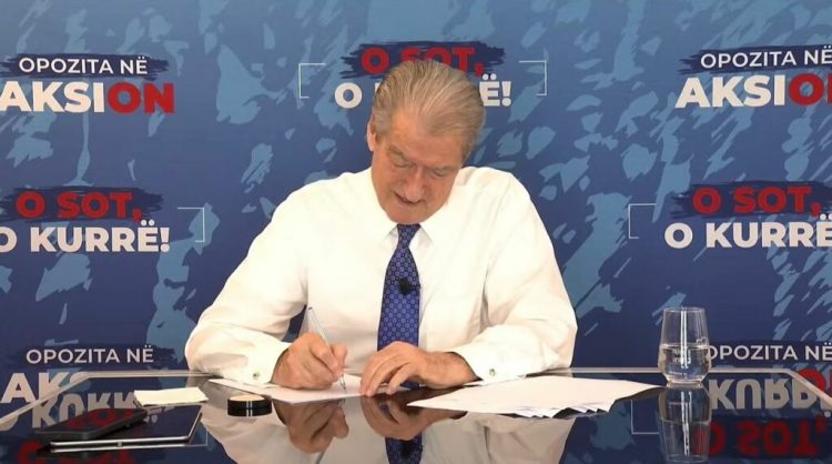 Ndërprerja e konferencës me gazetarët, PD akuza: Shkëputje e qëllimshme e internetit në shtëpinë e kryetarit Sali Berisha