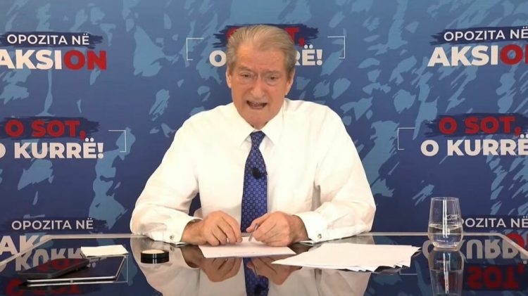 “Ngujime, greva dhe bllokime rrugësh…” Ja çfarë paralajmëron Berisha me mosbindjen civile 